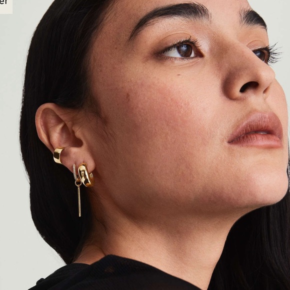 Mejuri dome hoops - Picture 1 of 3